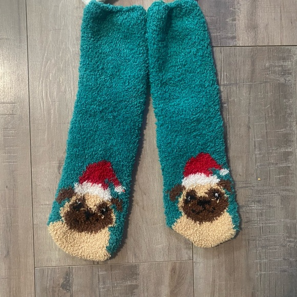 NWOT- Fuzzy, cozy Pug Christmas Socks and gloves. - Picture 3 of 3